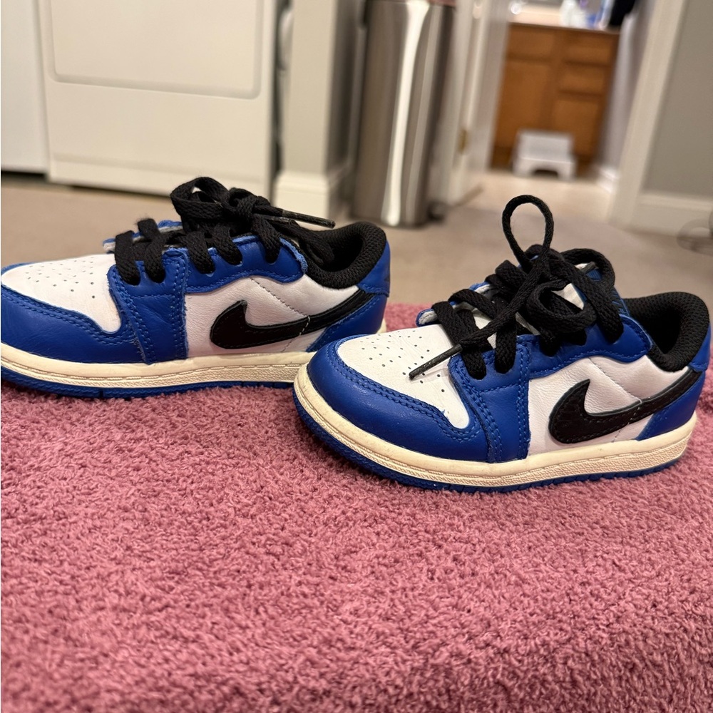Nike Kids Sneakers in Blue, White, and Black